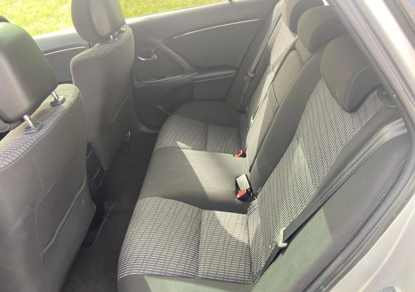 Toyota Avensis cena 19600 przebieg: 187000, rok produkcji 2011 z Chodzież małe 172
